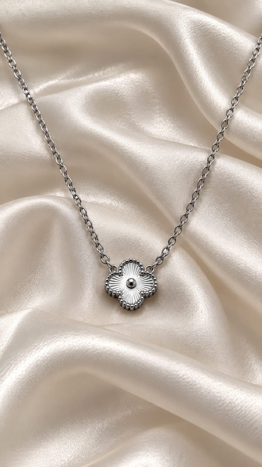 Collar Clover Silver